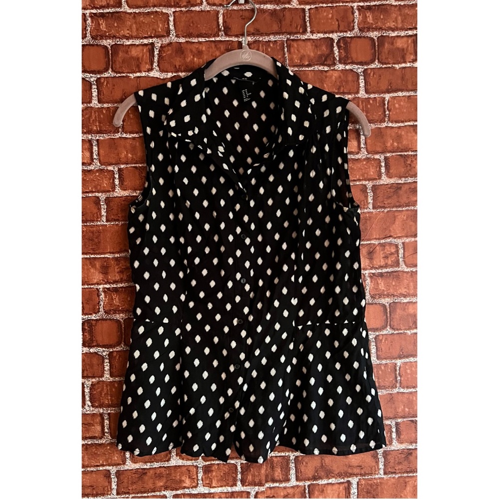 H&M Polka Dot Sleeveless Button Down Top
